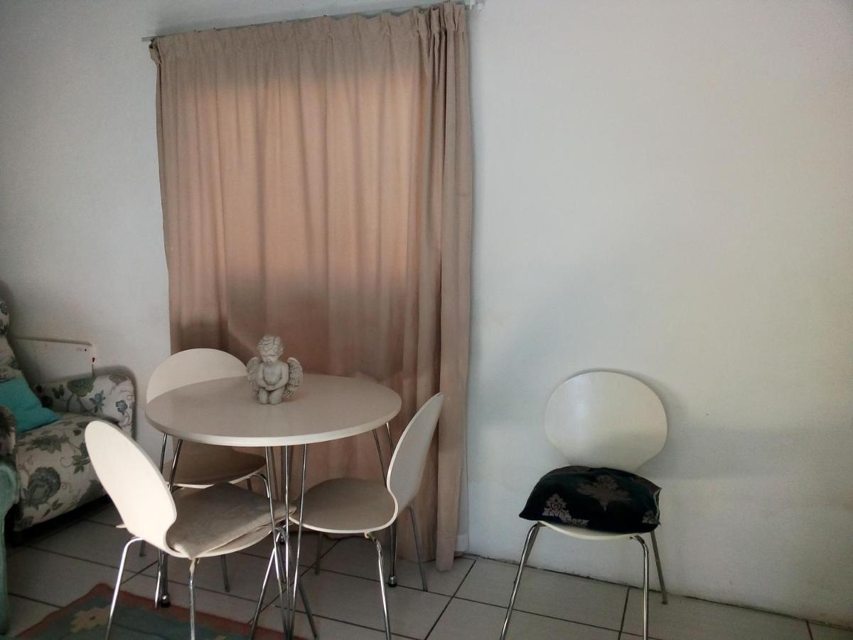 36 Df Strauss Street Apartman Kleinmond Kültér fotó